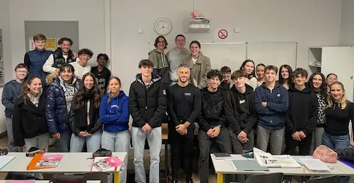 M. Paul Fourcade, chef d'entreprise, rencontre les élèves de 1ère STMG