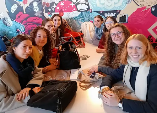 Des élèves filles de 2nde et 1ère du lycée Saint-Domingue à la Journée Filles et Maths