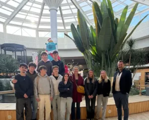 Les Terminales STMG option mercatique visitent le centre commercial quartier libre à Lescar