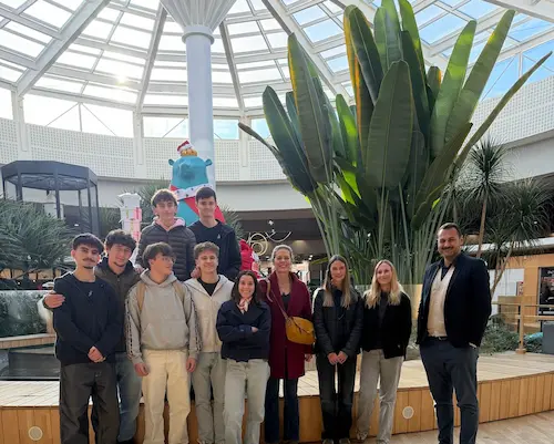 Les Terminales STMG option mercatique visitent le centre commercial quartier libre à Lescar